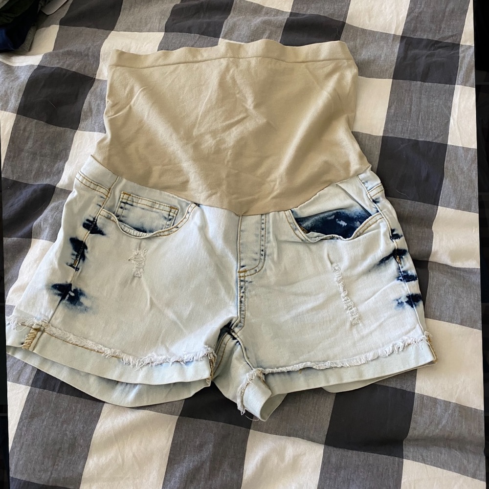 Maternity shorts
